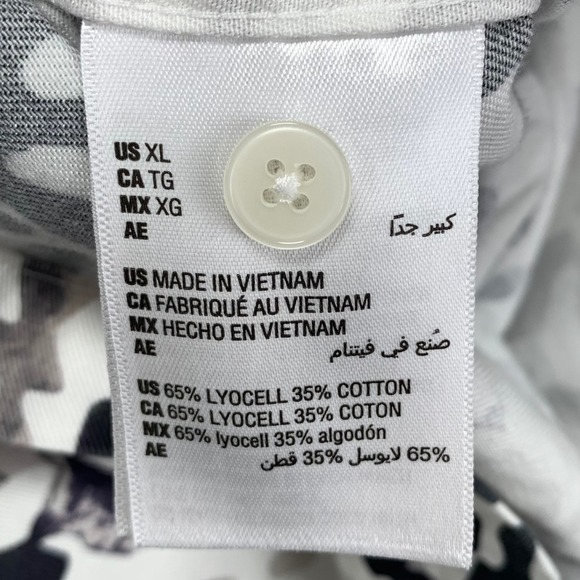 Mode of One Button Up Shirt Mens XL Black White Floral Abstract Short Sleeve - Picture 6 of 7